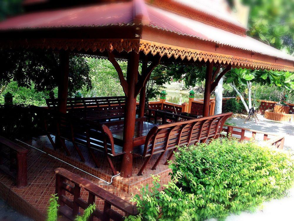 Jaroenrat Resort Samut Songkhram Exterior photo