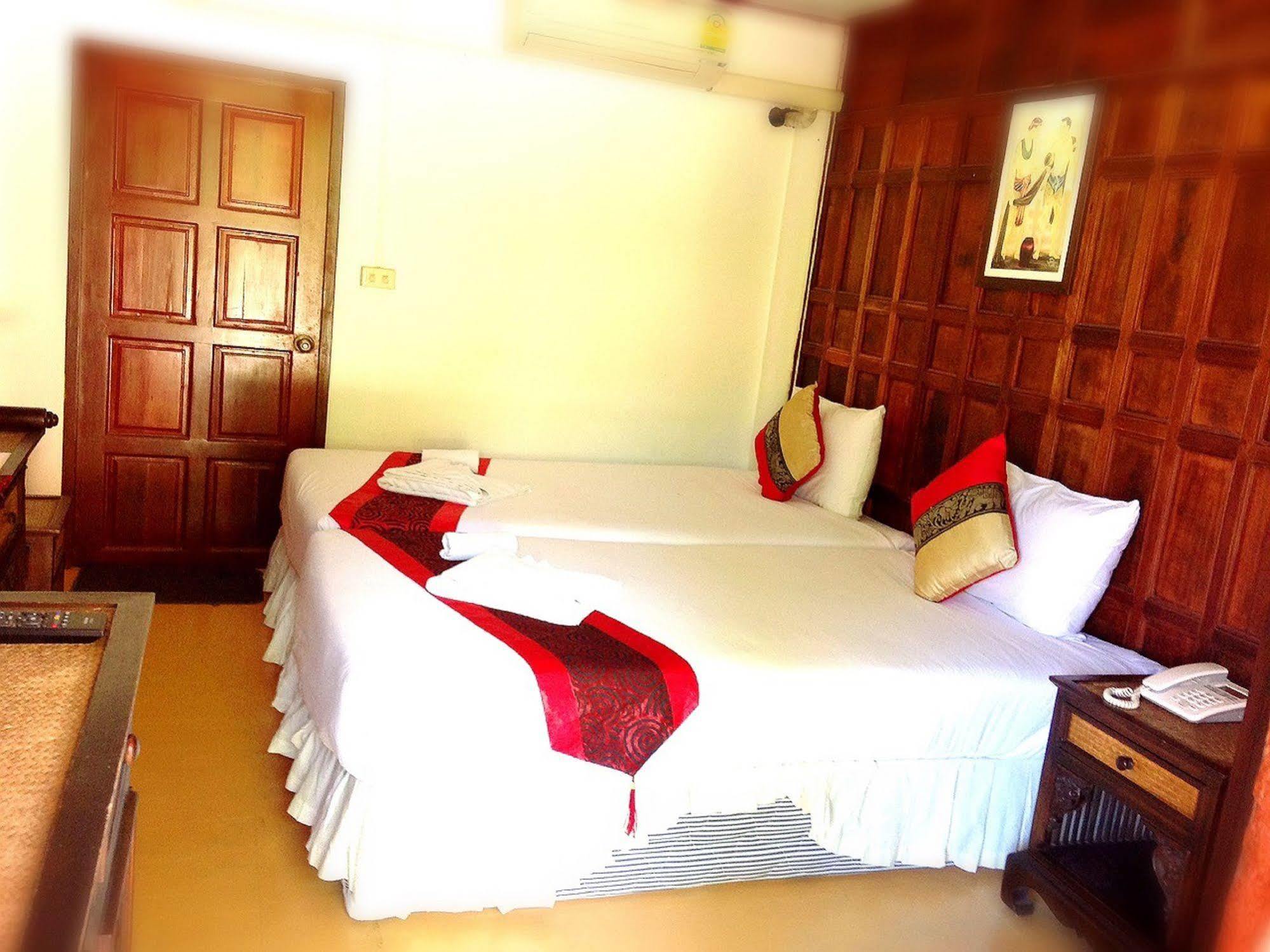 Jaroenrat Resort Samut Songkhram Exterior photo