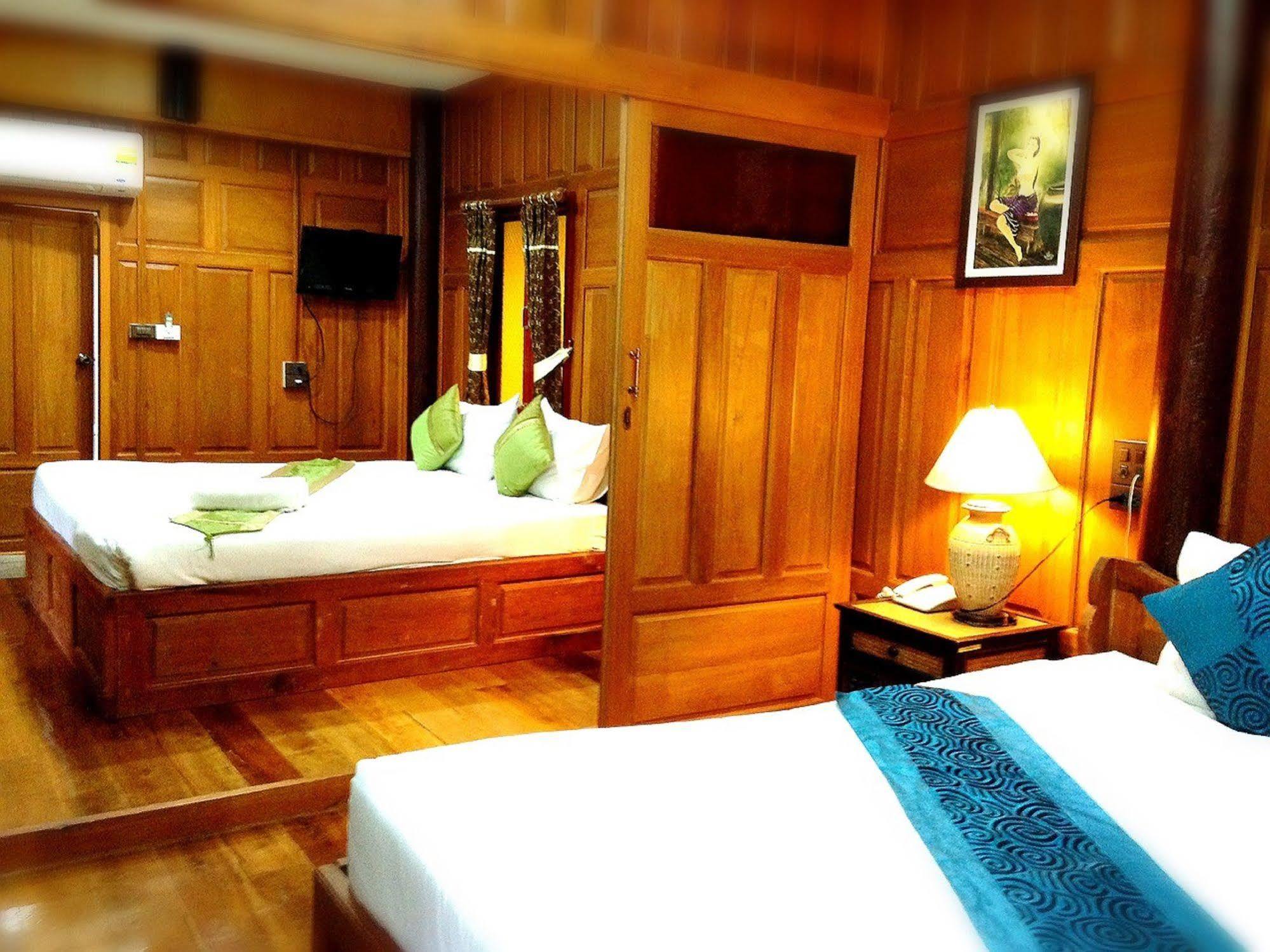 Jaroenrat Resort Samut Songkhram Exterior photo