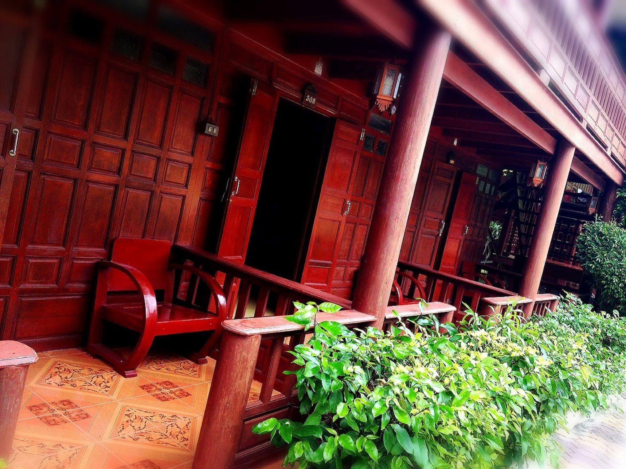 Jaroenrat Resort Samut Songkhram Exterior photo